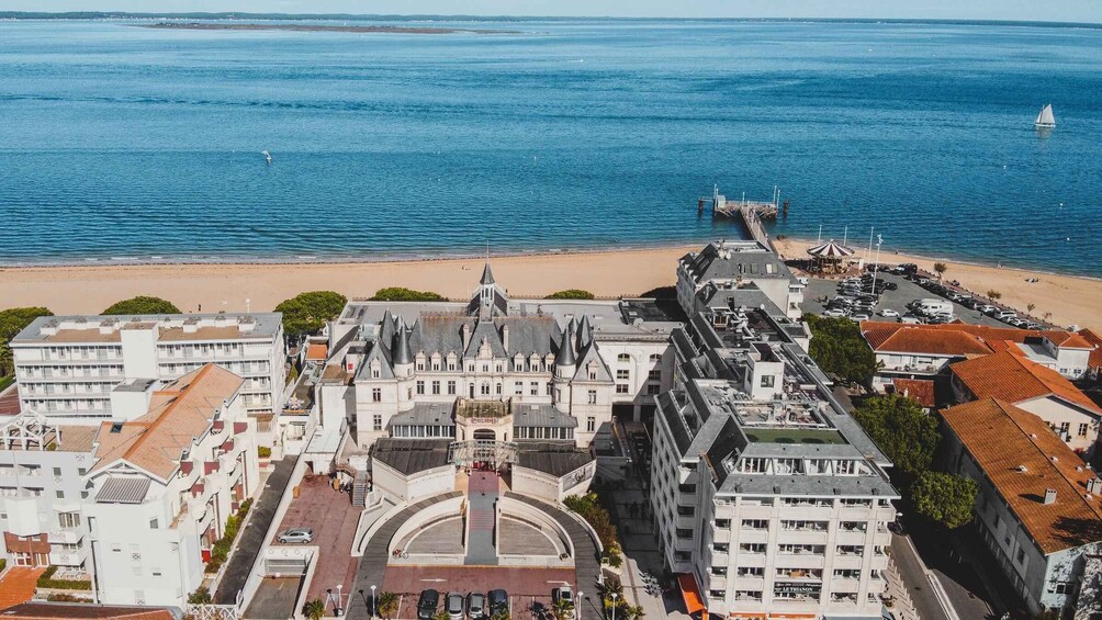 Arcachon: Guided City Walking Tour