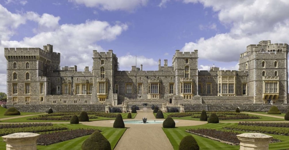 From London: Windsor Castle Full Day Guided Tour By Train