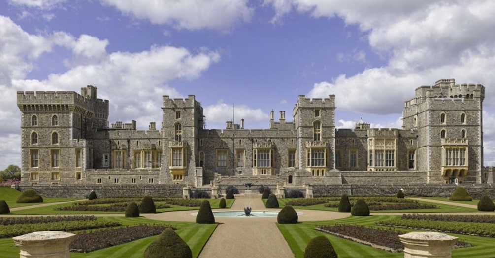 From London: Windsor Castle Full Day Guided Tour By Train