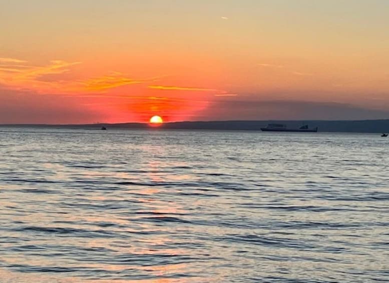 Marseille: Sunset Frioul Archipelago Boat Cruise