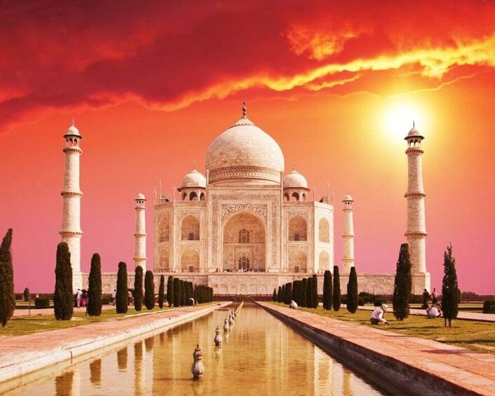 Picture 2 for Activity From Agra: Sunrise Half Day Tour of Taj Mahal with Agra Fort