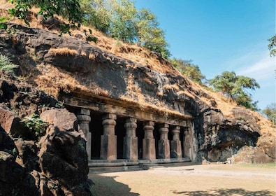 Mumbai: Elephanta Caves Private Tour with Ferry Ride