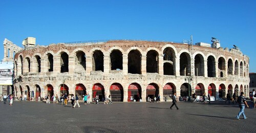 Private Walking Tour of Verona With Tickets Included