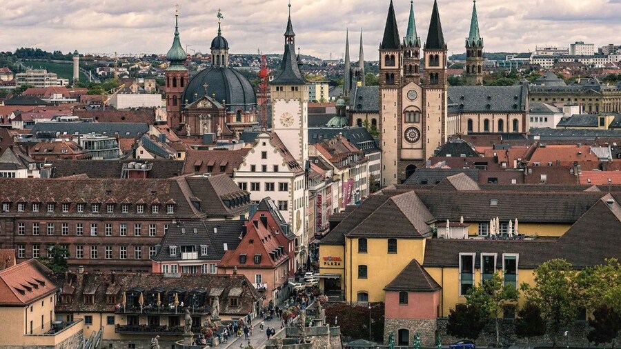 Würzburg: Private Walking Tour With Professional Guide