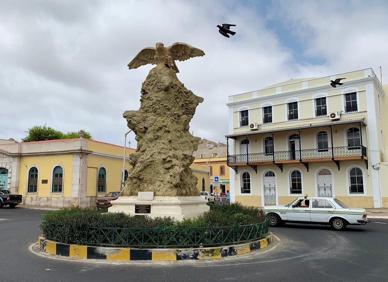 Picture 5 for Activity Mindelo: City tour with carnival dancer