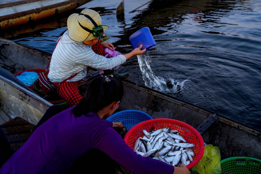 Picture 5 for Activity Sunrise floating market on Tam Giang lagoon