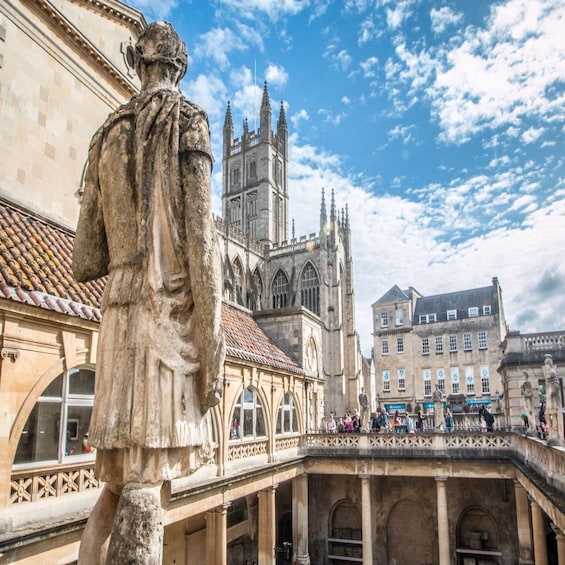 From London: Stonehenge, Bath and Windsor Private Car Tour