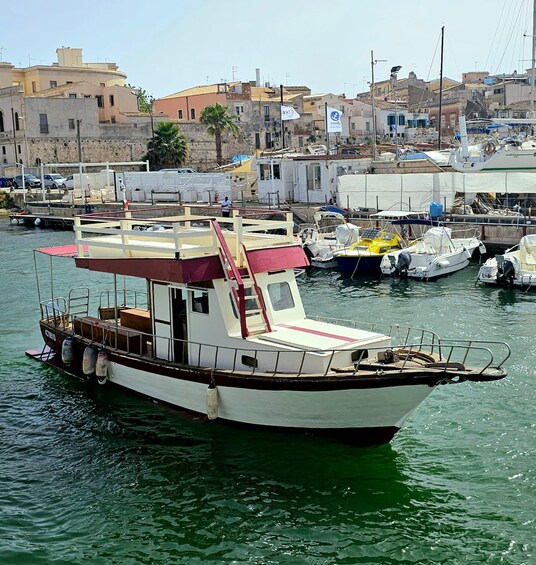 Picture 8 for Activity Island of Ortigia: Sunset Boat Tour with Aperitif