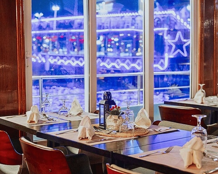 Picture 6 for Activity Dubai: Marina Premium Dinner Cruise with Unlimited Drinks