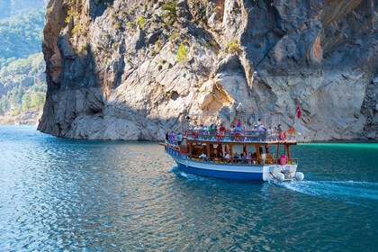 Desde Belek: viaje en barco por Green Canyon con almuerzo y bebidas