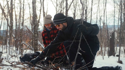 Mont-Tremblant: Fire Man Guided Snowshoe Tour