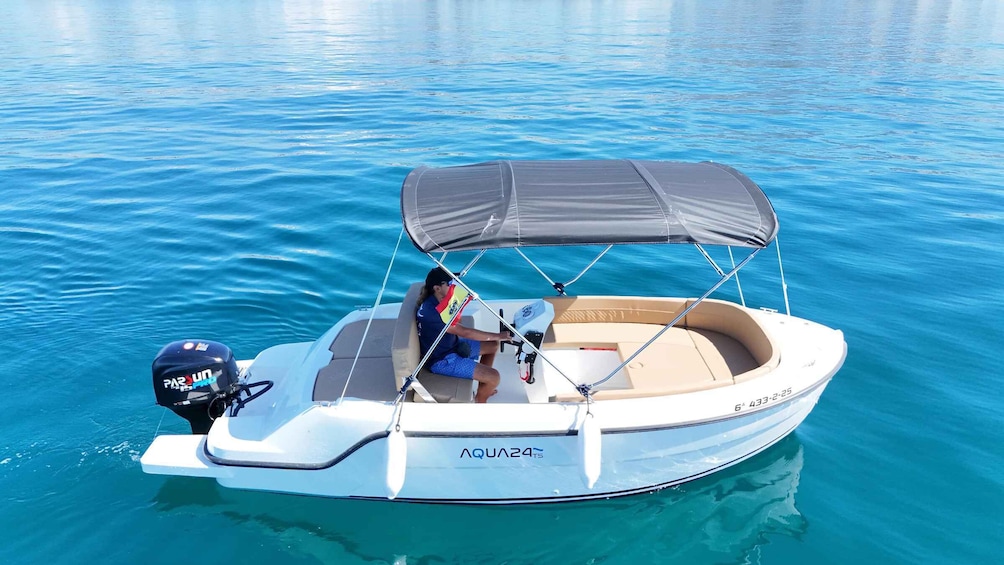 Picture 1 for Activity Malaga: 5-Seater Speedboat Boat Rental Without a License