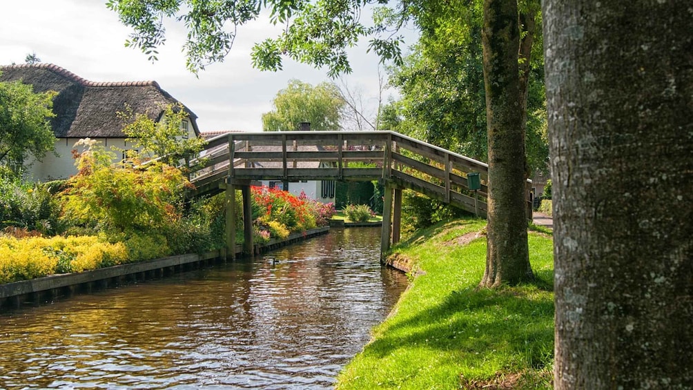 Picture 4 for Activity From Amsterdam: Keukenhof Gardens and Giethoorn Tour