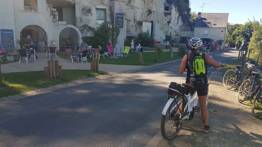 Picture 5 for Activity Chinon: Bicycle Tour of Saumur Wineries with Picnic Lunch