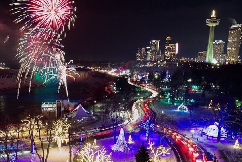 Niagara Falls USA Tour: Boat Ride, Cave, Light Show & Fireworks