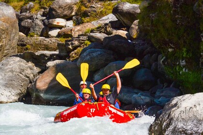 Pokhara: Eine Stunde Rafting auf dem Seti Fluss