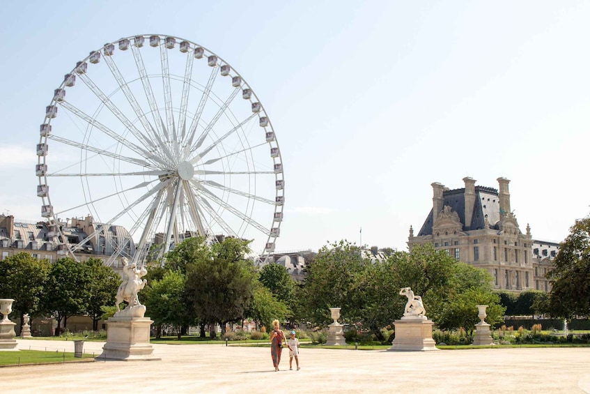 Picture 2 for Activity Paris: The Da Vinci Code Walking Tour with a Local Guide