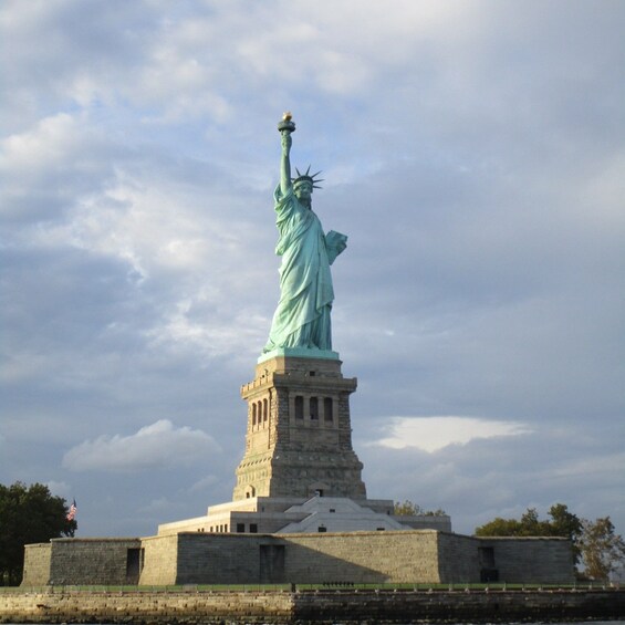 Picture 5 for Activity NYC: Brooklyn Sightseeing Sailboat Cruise