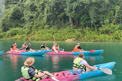 De Khao Lak : Khao Sok et Cheow Lan Lake Tour avec kayak