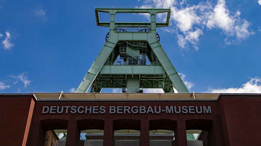 Bochum: Guided Walking Tour With A Professional Guide