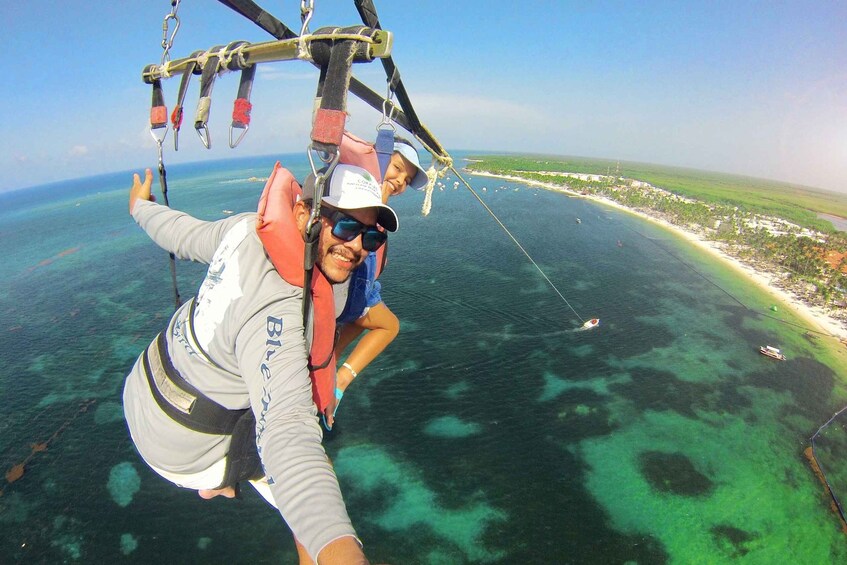 Punta Cana: Parasailing Tour