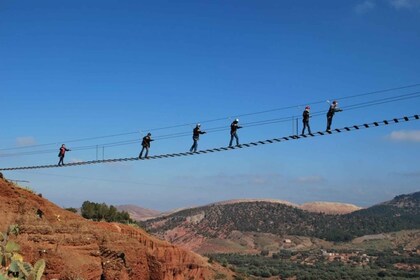 Depuis Marrakech : Tyrolienne et randonnée dans les montagnes de l'Atlas