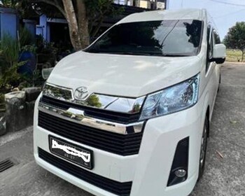 Malang : Private Car Charter with Driver in Group by Van