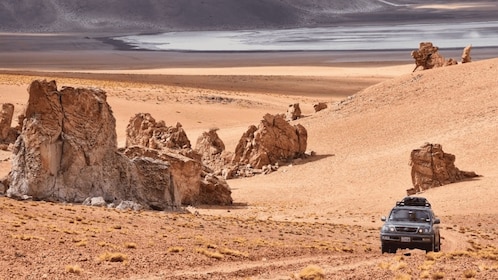 La Paz: 1-Day Uyuni Salt Flats Tour by Flight with hotel
