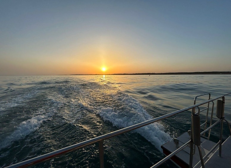 Quarteira: Sunset Lovers Algarve Coast Cliffs Tour at Galé