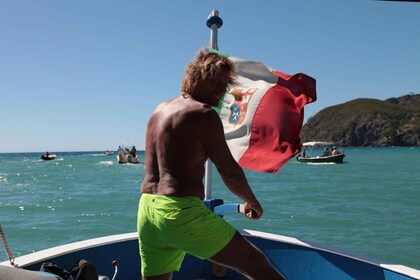 Cinque Terre: Afternoon Boat Tour with brunch on board