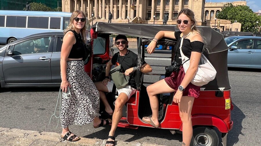 Colombo: Sightseeing Tour by Tuk Tuk - All Entry Fees Includ