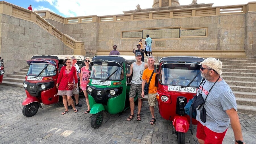 Colombo Sightseeing Tour by Tuk Tuk - All Inclusive