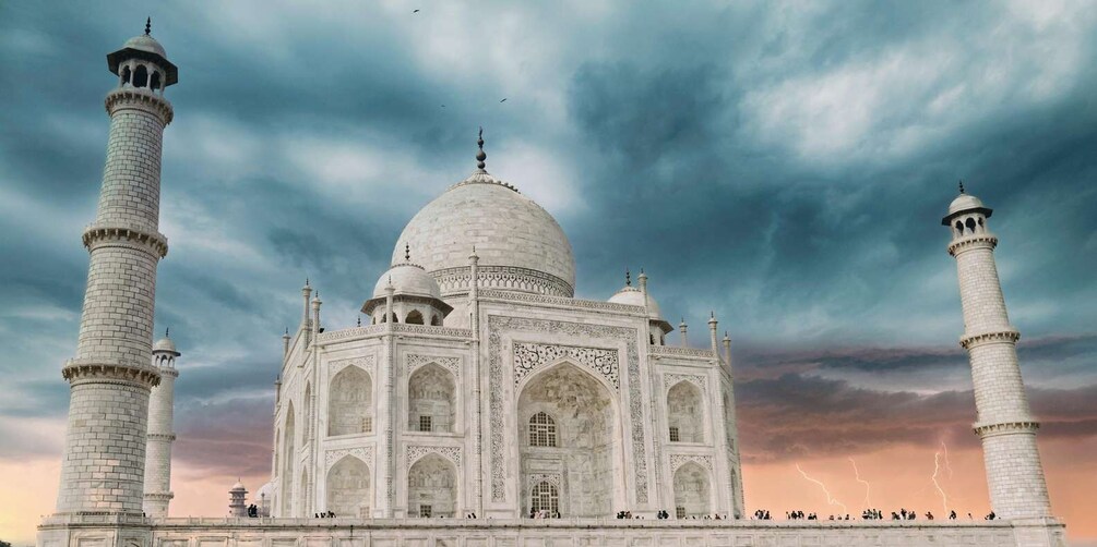 From Delhi: Private 3-Day Golden Triangle Tour with Hotels