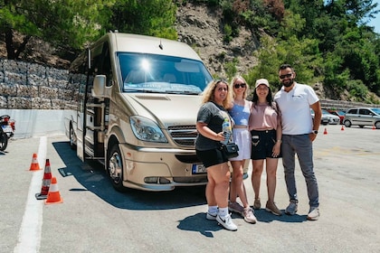 Excursión privada: Valle de las Mariposas y Pueblo de Lindos (FD)