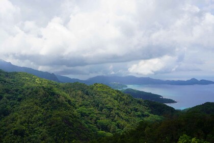 Flow (Vacaylux) tour guide Seychelles