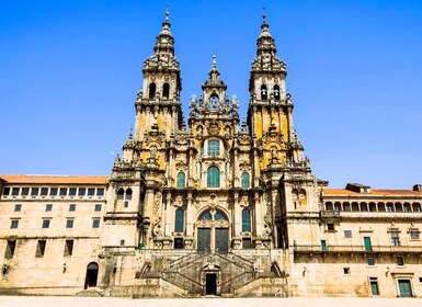 Santiago de Compostela und Lady of Fátima auf einer privaten Reise