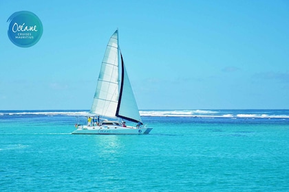 Île aux Cerfs : croisière d'une journée en catamaran avec déjeuner barbecue