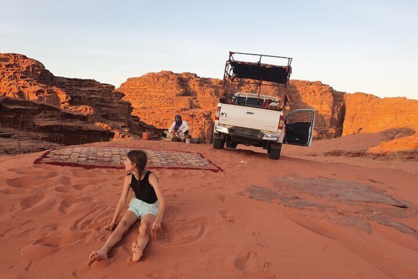 Wadi Rum Cave Camping and Jeep Tour 