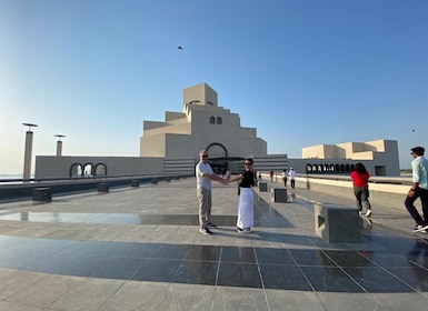Doha: Souq Waqif/The Pearl Island/Katara 4 Hour Private Tour