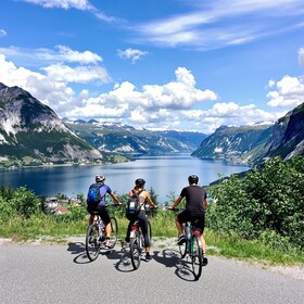 Private tour Hardangerfjord bike§cruise vøringsfossen hiking