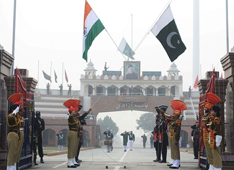 Picture 3 for Activity Golden Temple & Wagah Border in Amritsar with Lunch