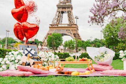 Surprise Proposal Picnic - Paris Proposal Planner