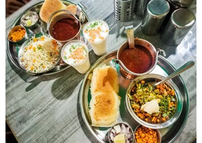 Ruta gastronómica callejera de Bombay (visita guiada de degustación de comi...