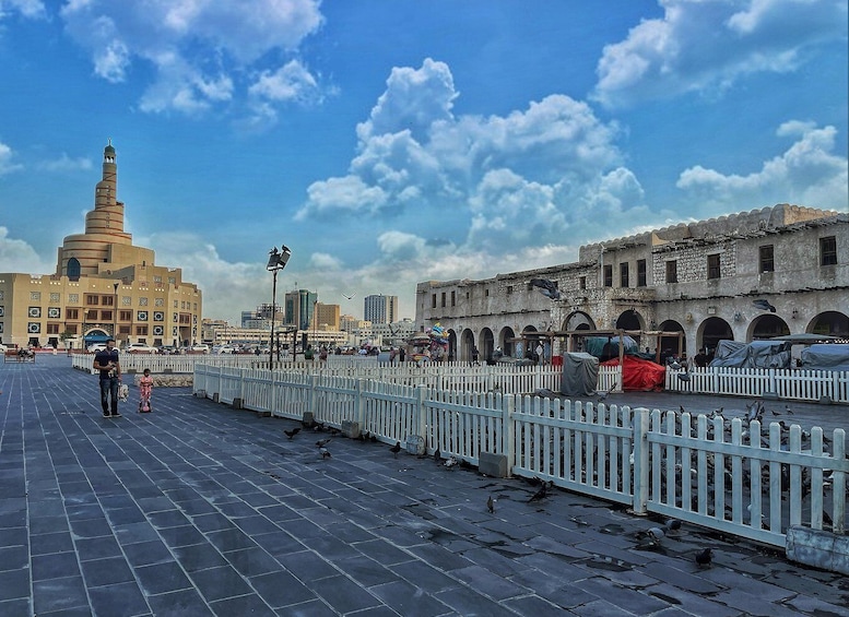 Doha: Guided City Tour to Souq Waqif, katara & pearl-island