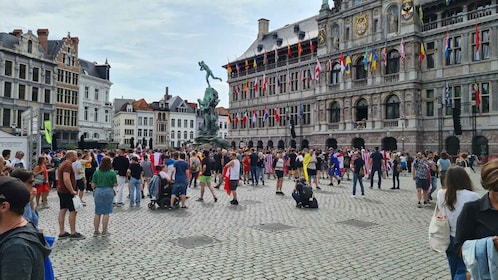 Antwerp: walking through history