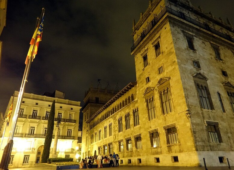 Valencia: Legends and Secrets Moonlight Walking Tour