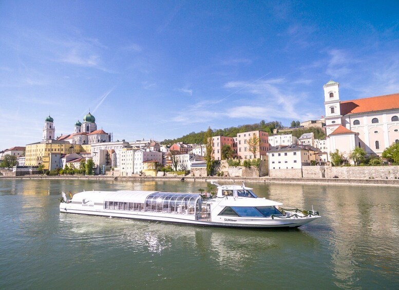 Picture 2 for Activity Passau: Floating City Highlights Tour on the Danube and Inn