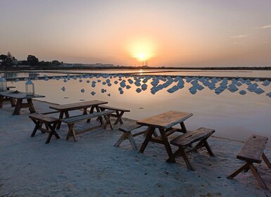 Aperitivo en una antigua bañera de sal en Marsala