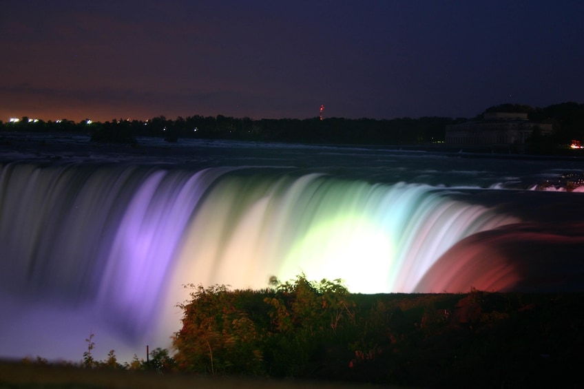 Niagara Falls 2 Days 1 Night Highlight Bus Tour from New York 