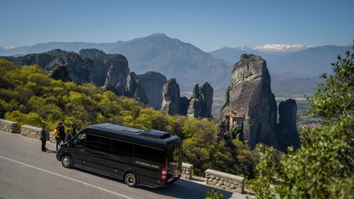 Ab Athen: 2-tägige Meteora-Reise mit Transport und Hotel